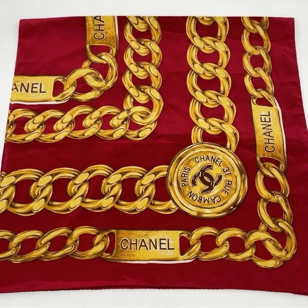AUTHENTIC CHANEL LARGE GOLD CHAIN PATTERN SCARF